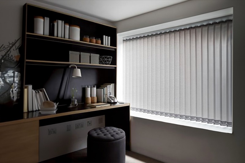 Vertical blind